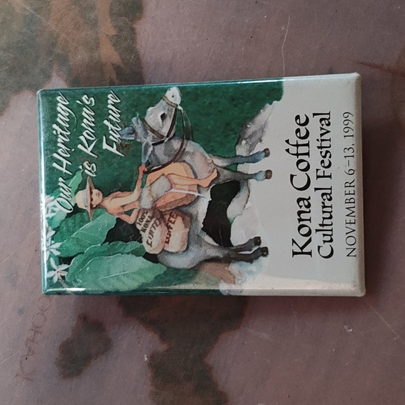 ☕ Vintage Kona coffee festival pins☕ - Picture 3 of 12
